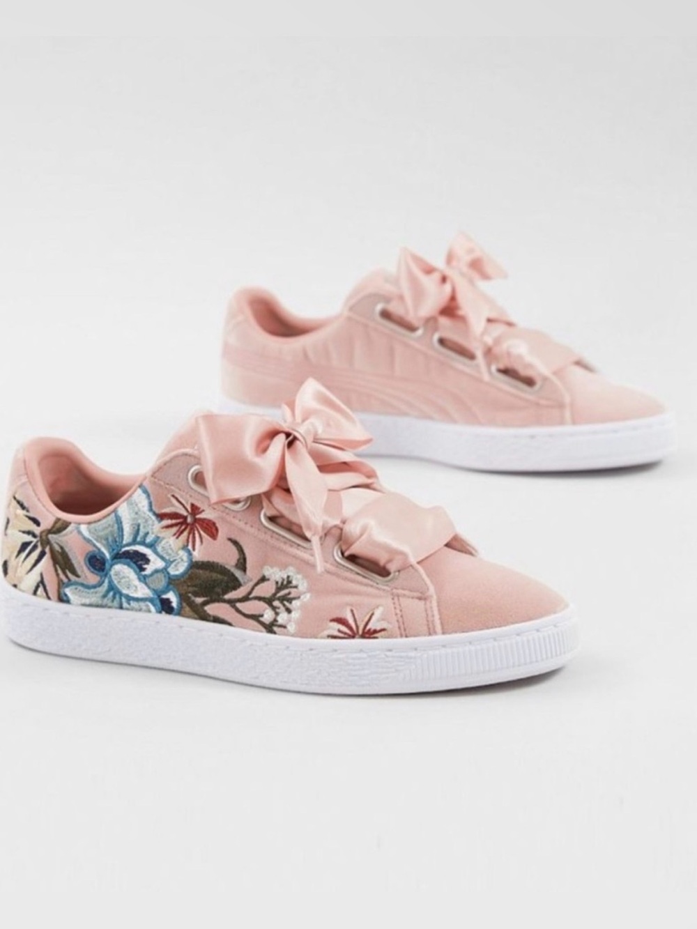 Puma Basket Heart Hyper Pink Velvet Embroidered Ribbon Laced Sneakers Size 7.5